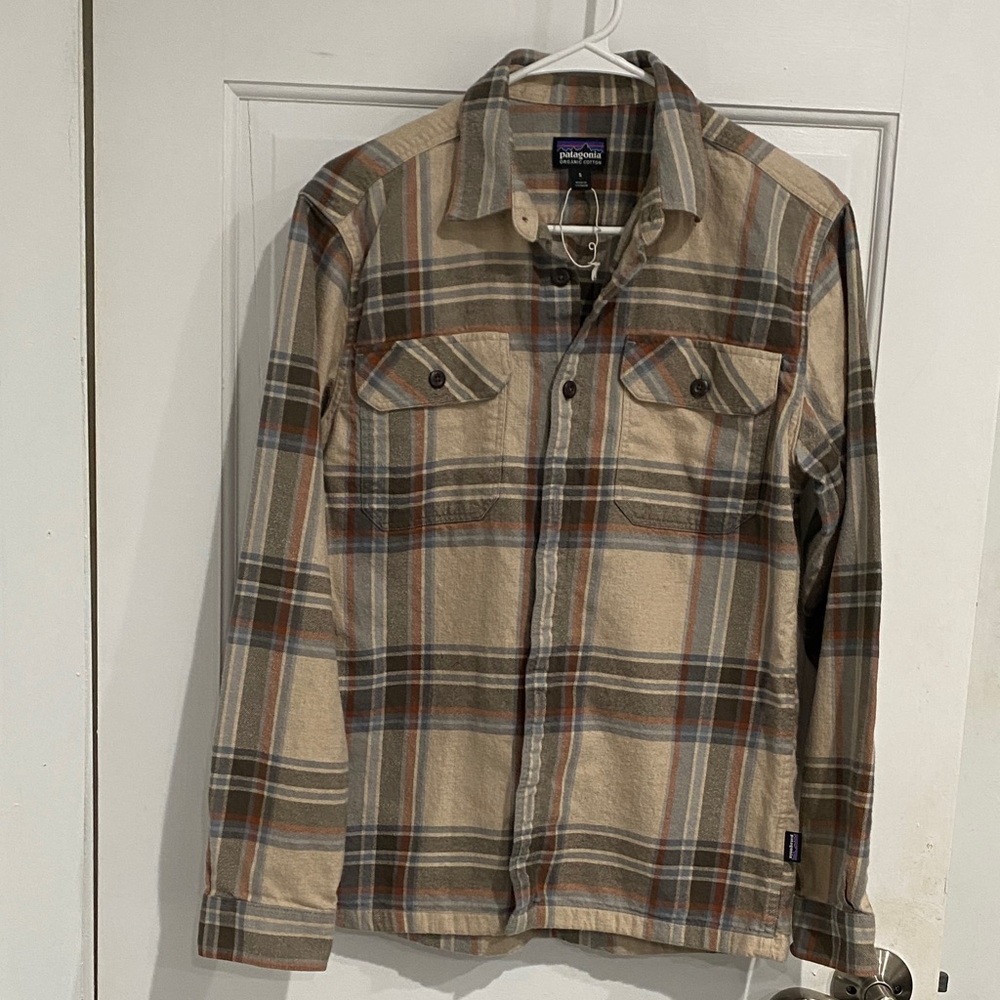 Patagonia Beige and Gray Plaid Shirt Jacket
